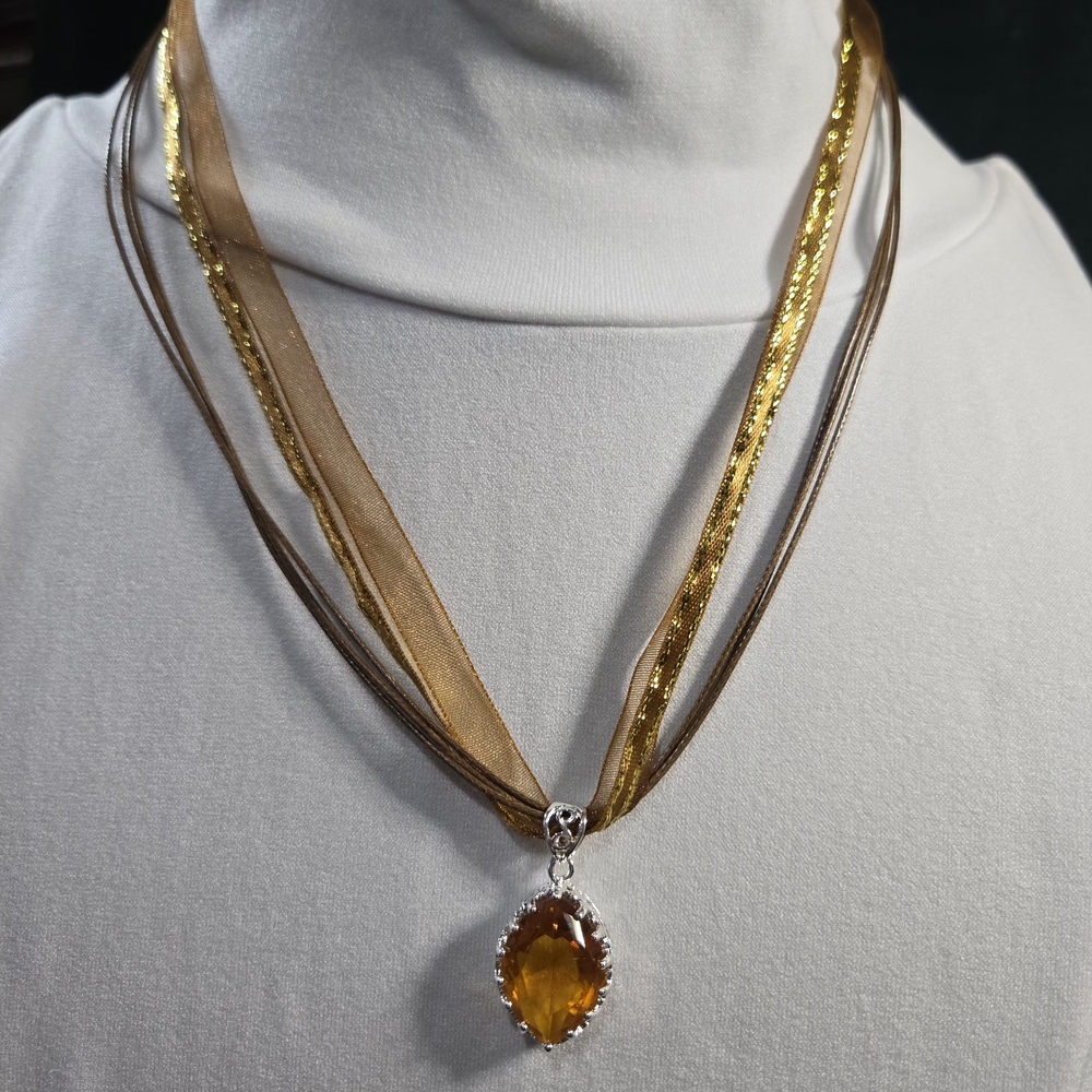 Chic Gold and Brown Pendant Necklace